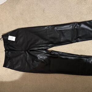 Women’s size medium Leather pants NEW